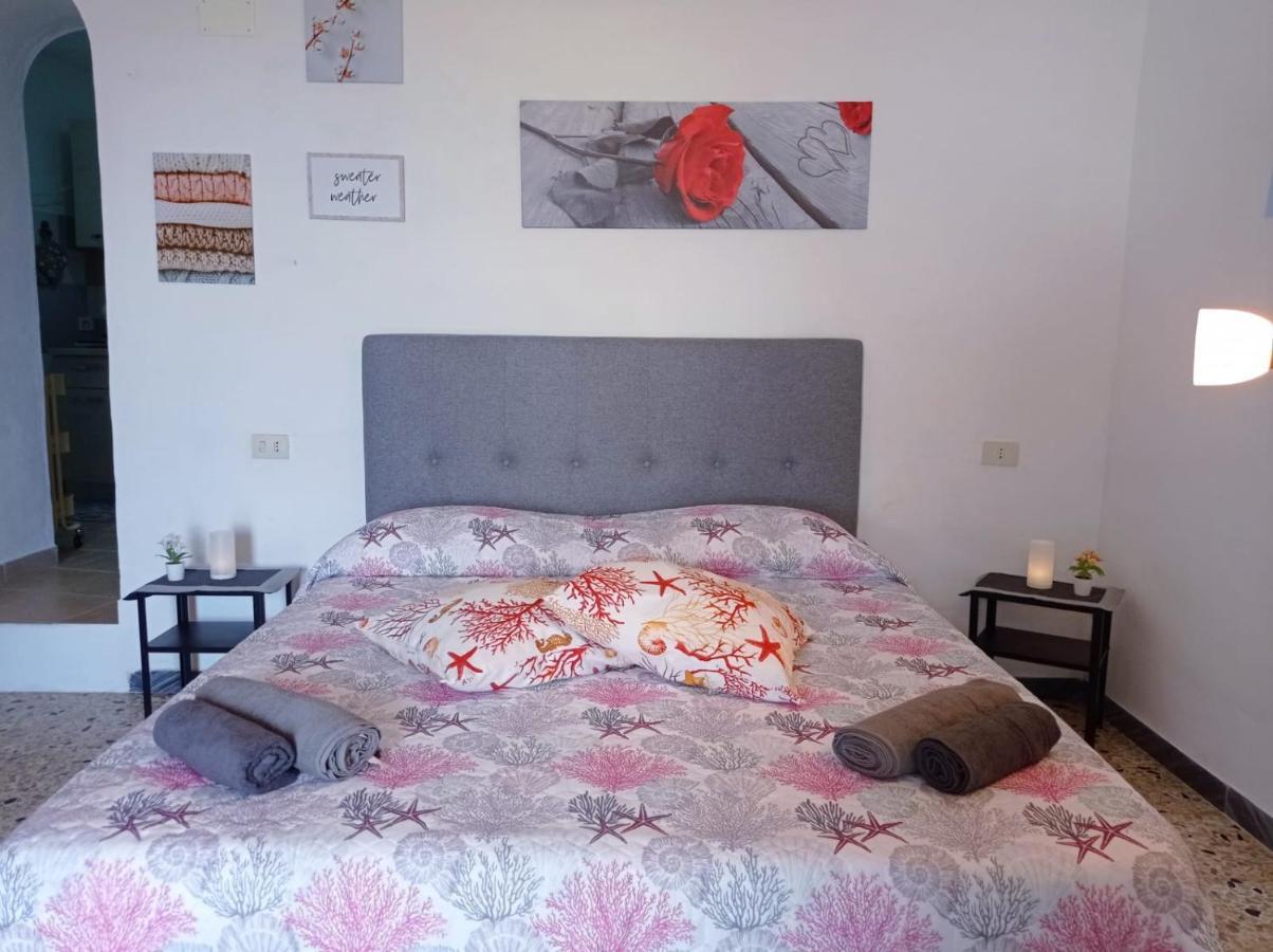 Villa The Quiet House Ponza Exterior foto