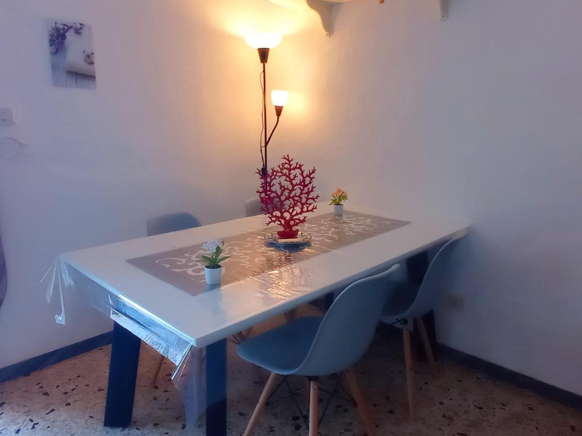 Villa The Quiet House Ponza Exterior foto